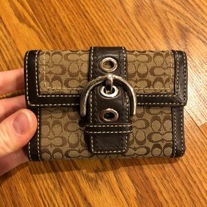 Coach Signature Buckle Small Wallet